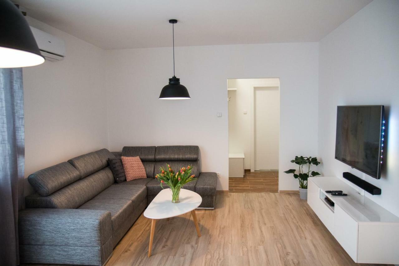 Apartament F&J Torun Bagian luar foto