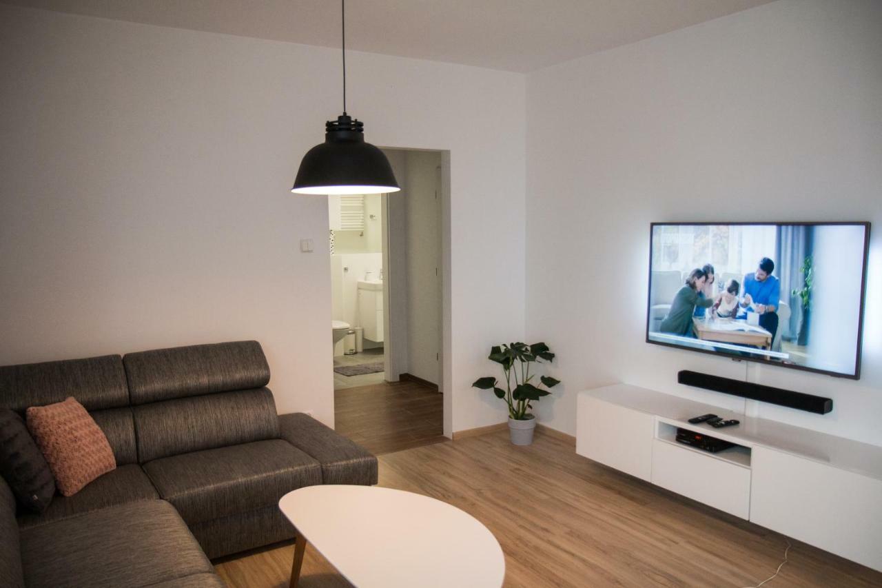 Apartament F&J Torun Bagian luar foto